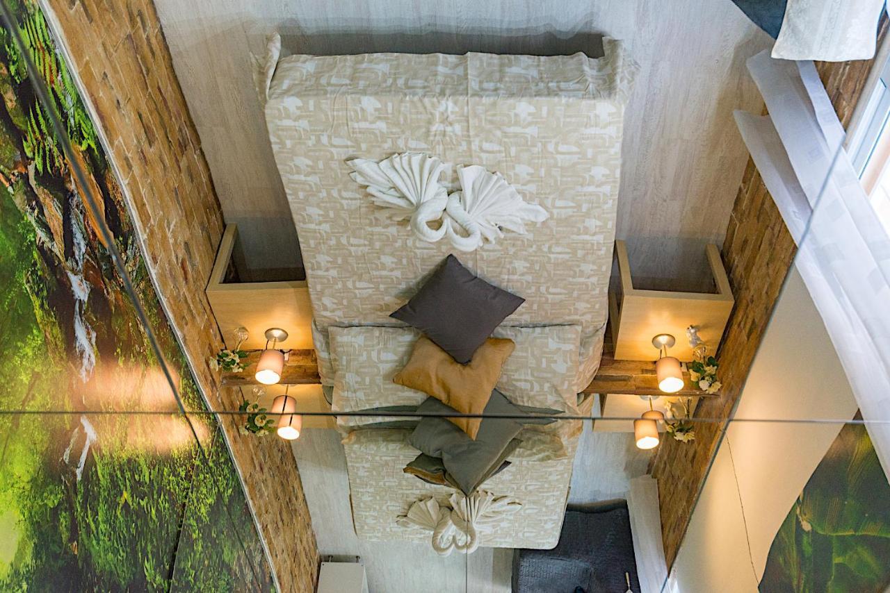 Rooms Young People Only, Soho Citycenter Malaga Bagian luar foto
